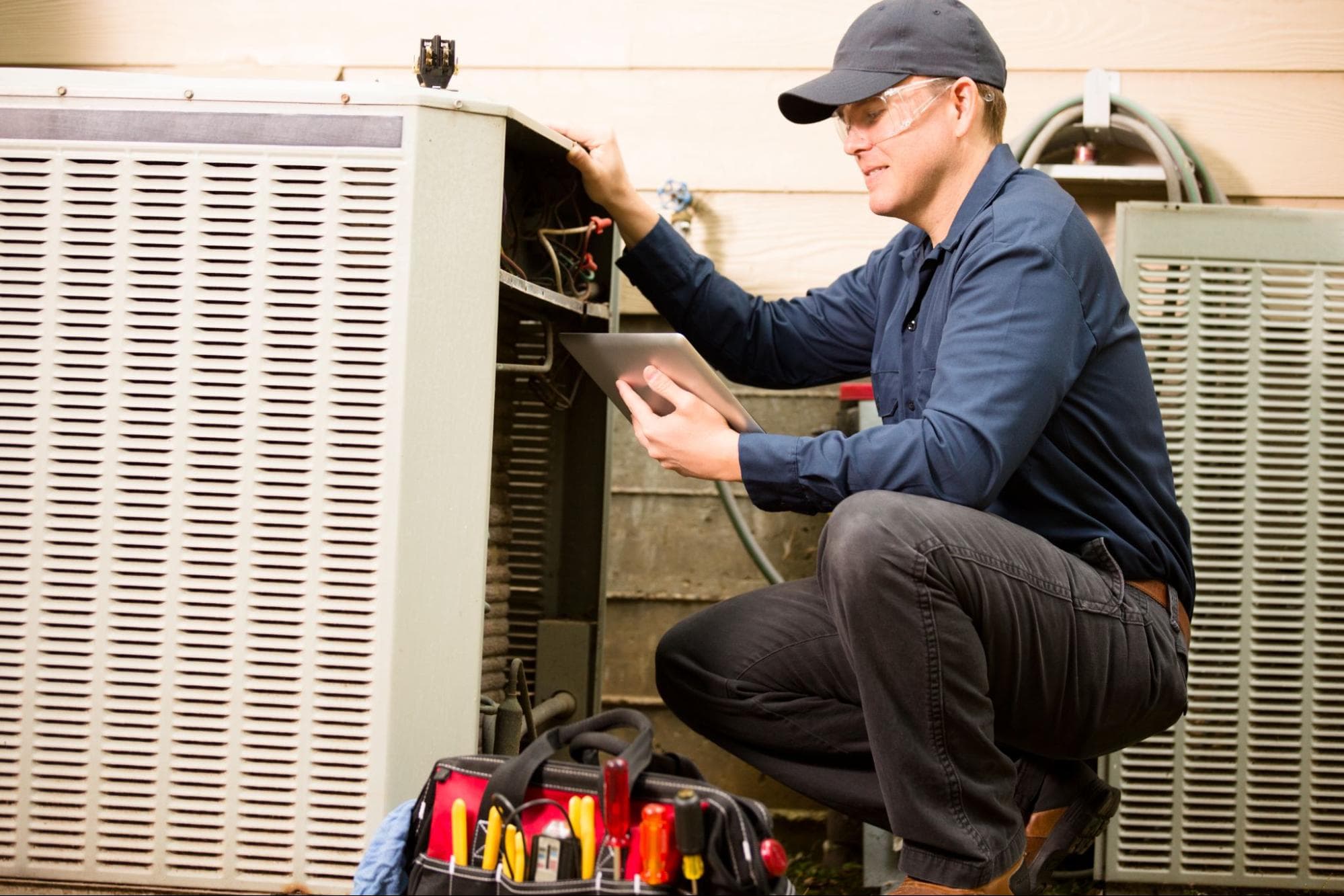 Snell technician diagnosing weird AC noises