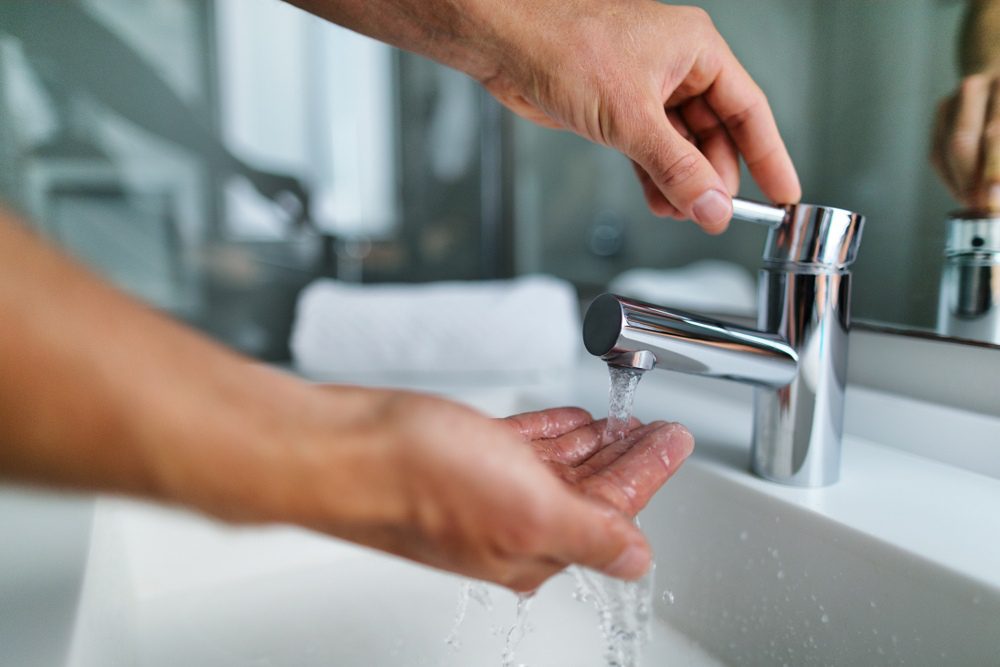 4 Types of Faucets & Sinks: Advantages & Disadvantages